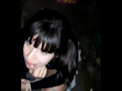 ❤️ 거리에서 사탕과 교환으로 부어오른 페니스 ️❌ 항문 포르노 우리